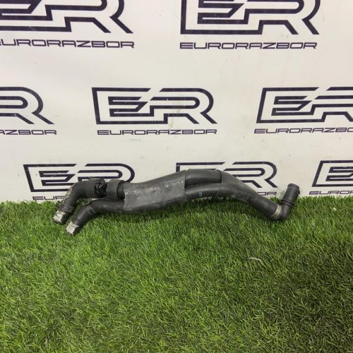 Патрубок системы охлаждения Аudi Q7 Q8 4M