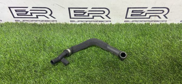 Патрубок охлаждения Mercedes W205