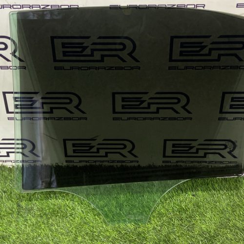 Стекло двери задней правой Mercedes W205