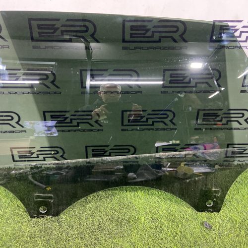 Стекло задней левой двери Audi Q8 4M