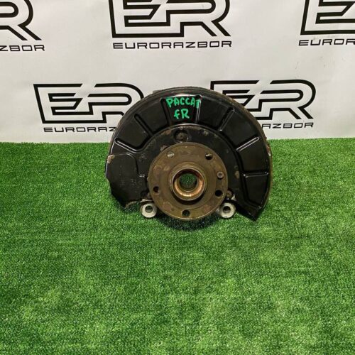 Кулак передний правый Volkswagen Passat B6