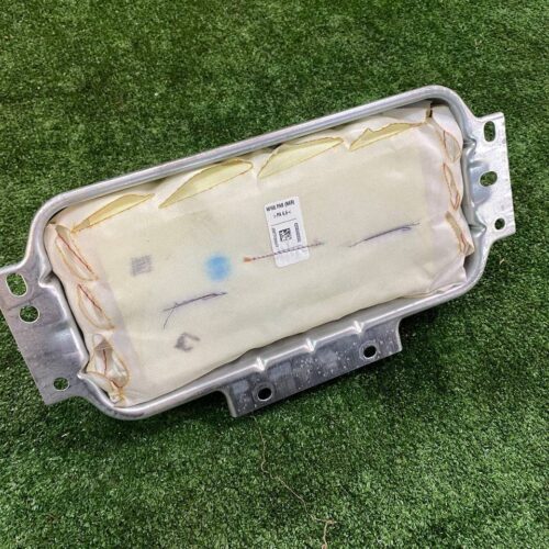 Подушка безопасности коленная водителя A1668602402