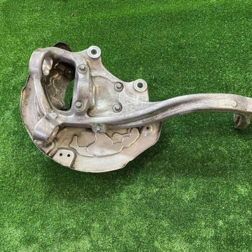 Кулак передний левый Mercedes Benz C W205