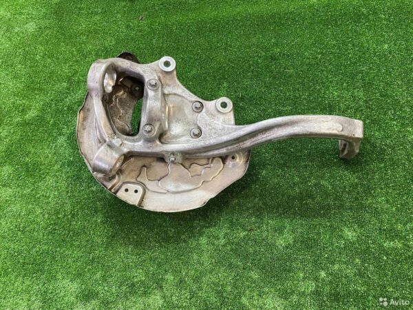 Кулак передний левый Mercedes Benz C W205