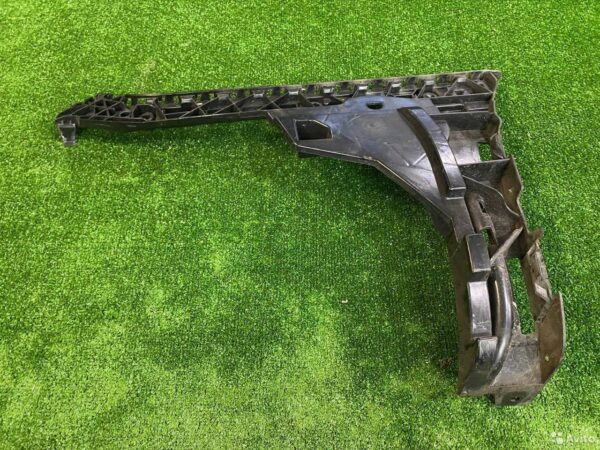 Кронштейн крепления бампера заднего правый