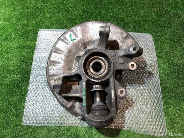 Кулак задний левый Mercedes Benz M W166