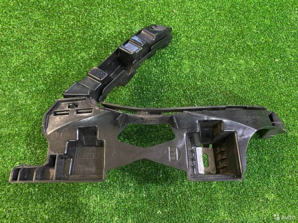 Кронштейн крепления бампера заднего правый