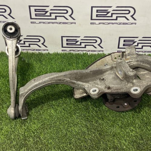 Кулак поворотный передний левый Mercedes W205