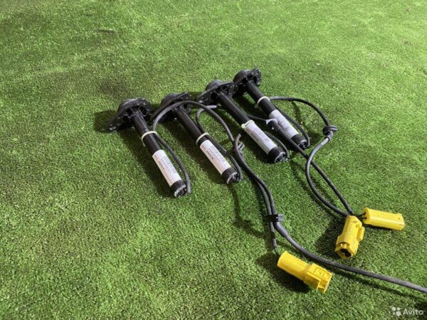 Пиропатрон петли капота Mercedes Benz C W205