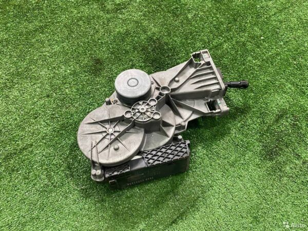 Моторчик (насос) подъема крышки багажника