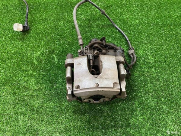 Суппорт тормозной задний правый Mercedes Benz C