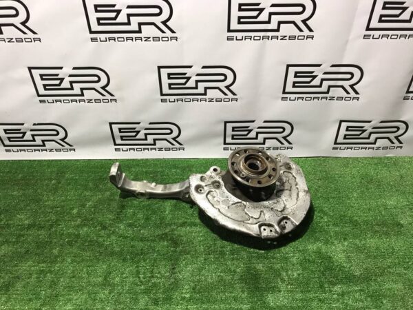 Кулак передний левый Mercedes Benz GLC X253