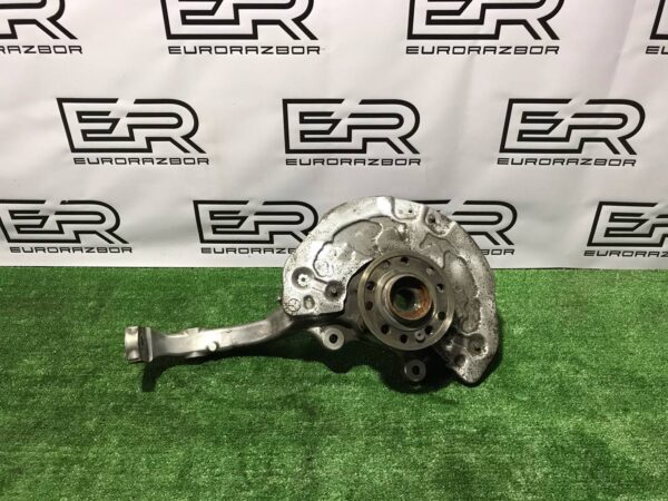 Кулак передний правый Mercedes Benz GLC X253