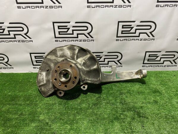 Кулак передний правый Mercedes Benz GLE W166