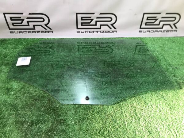 Стекло двери задней правой Volkswagen Polo