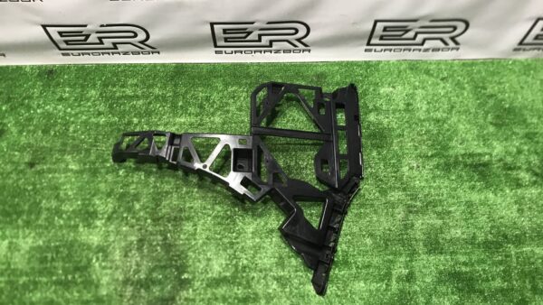 Кронштейн крепления бампера заднего правый