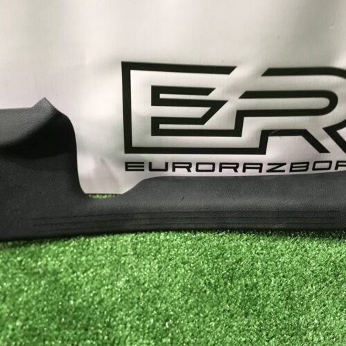 Накладка внутренняя на порог задняя правая