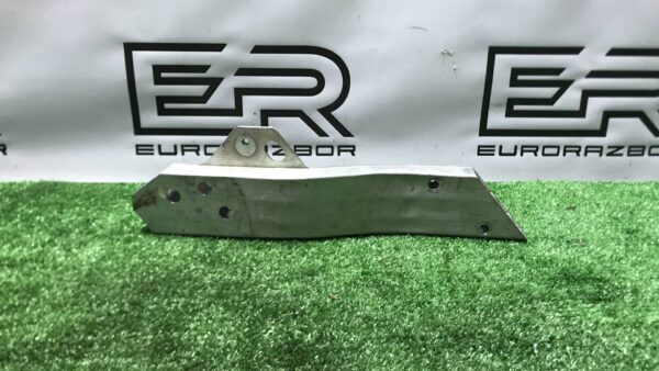 Крепление фары (кронштейн фары) левой