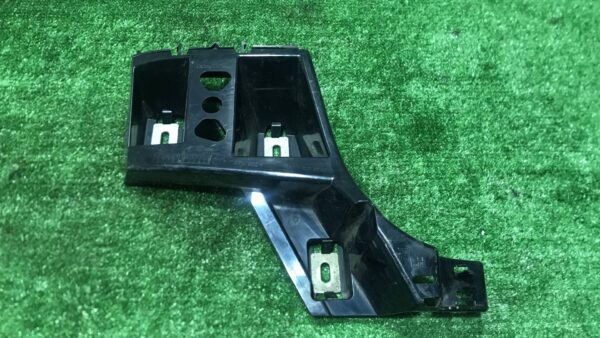 Кронштейн крепления бампера заднего левый