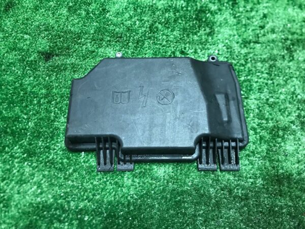 Крышка блока предохранителей Mercedes Benz GLC