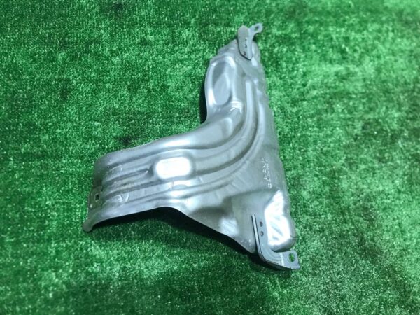 Защита (экран) выпускного коллектора Mercedes Benz