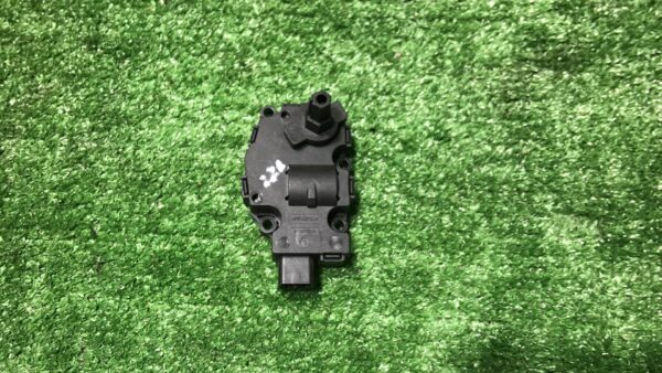 Моторчик заслонки печки Mercedes Benz S W221