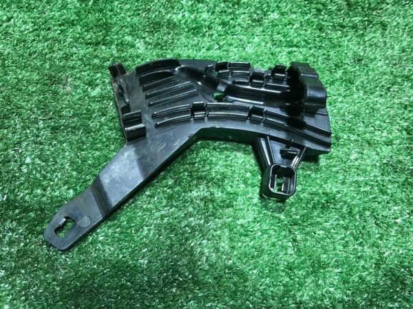 Кронштейн (крепление) правый Mercedes Benz GLC