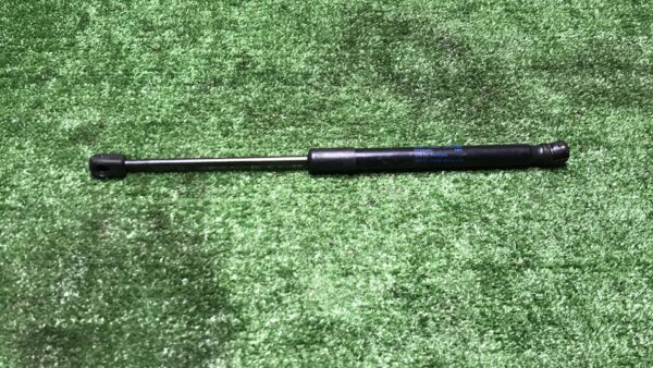 Амортизатор крышки багажника Volkswagen Passat B7