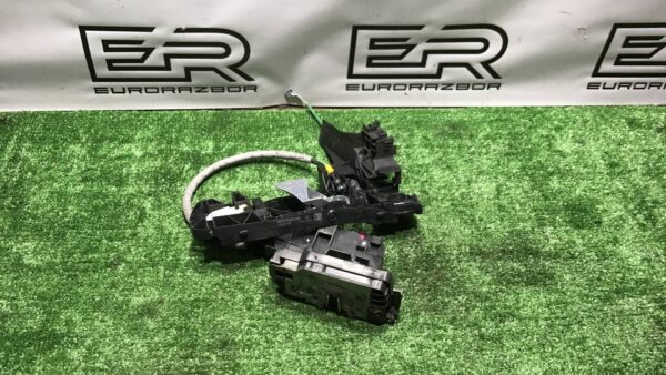 Замок двери передней левой Mercedes Benz C W205