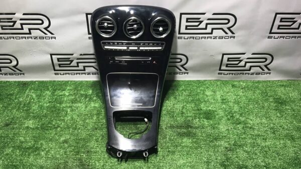 Консоль салона Mercedes Benz C W205 (2014 2018)