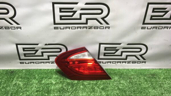 Фонарь крышки багажника левый Mercedes Benz C W205