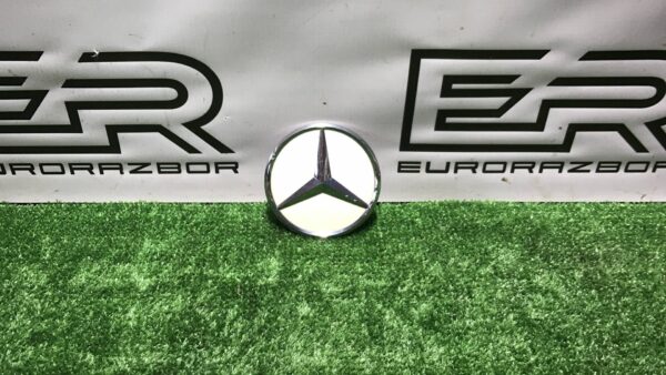 Значок (эмблема) крышки багажника Mercedes Benz C