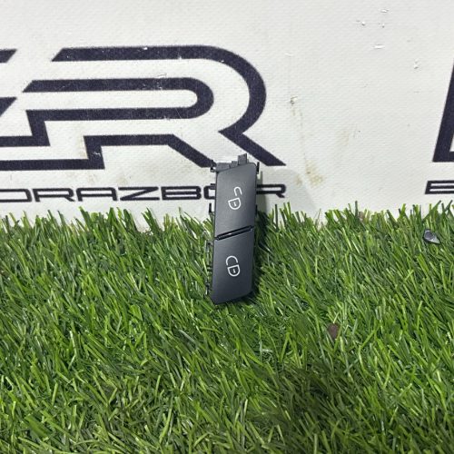 Кнопка центрального замка правая Mercedes Benz GLE W166 A2049058502