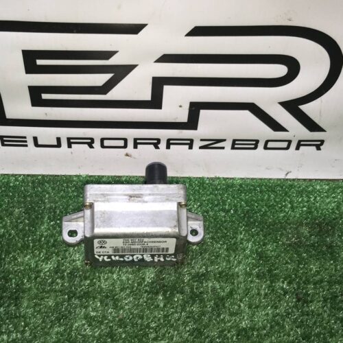 Датчик ускорения Volkswagen Touareg рест.