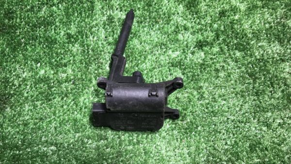 Моторчик заслонки печки Volkswagen Passat B6