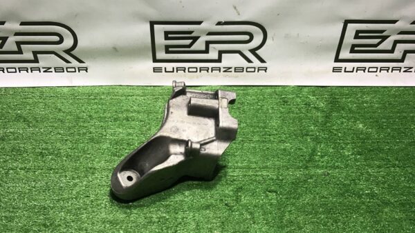 Кронштейн двигателя Mercedes Benz GLE W166