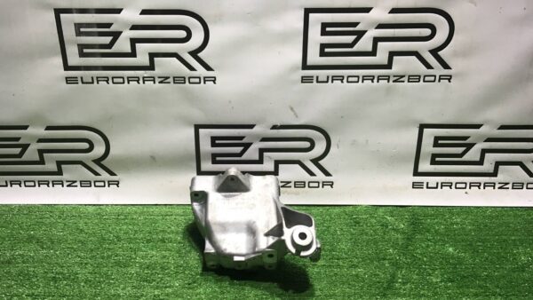 Кронштейн двигателя правый Mercedes Benz GLE W166