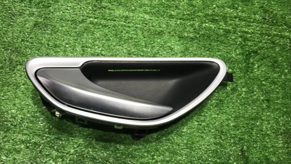 Ручка внутренняя двери левой Mercedes Benz C W205