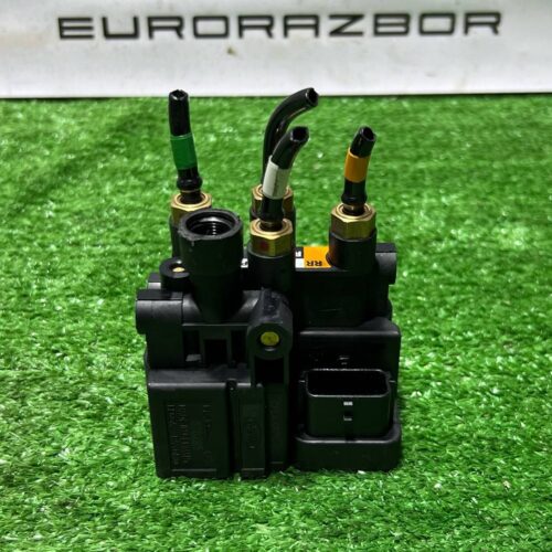 Блок клапанов пневмоподвески Land Rover