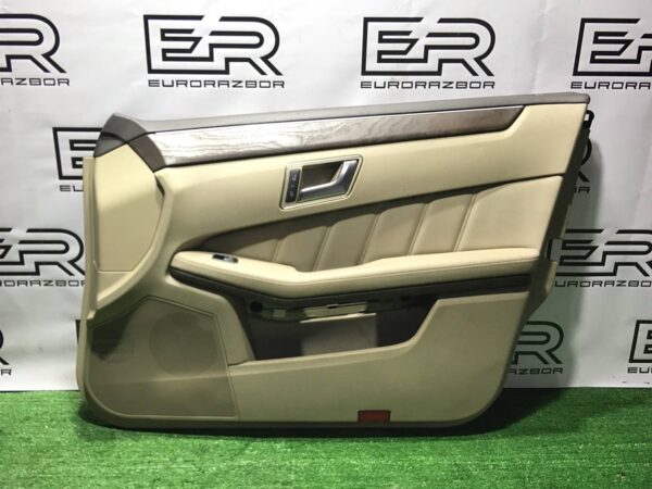 Обшивка двери правой Mercedes Benz E W212