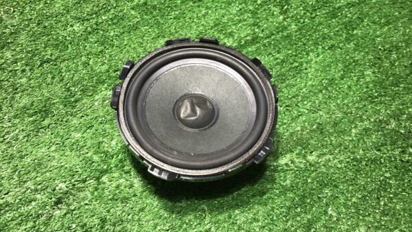 Динамик торпедо Mercedes Benz E W213 (2016 2021)