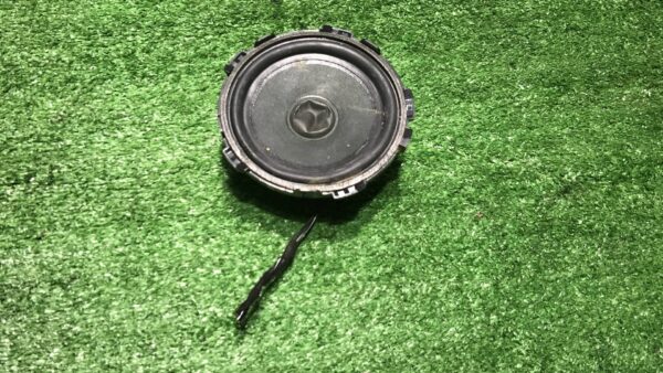 Динамик торпедо Mercedes Benz E W213 (2016 2021)