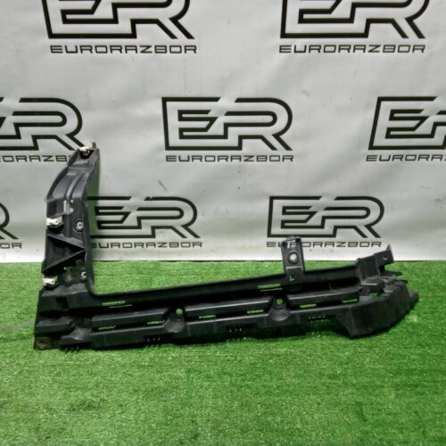 Крепление бампера заднее правое Range Rover L405