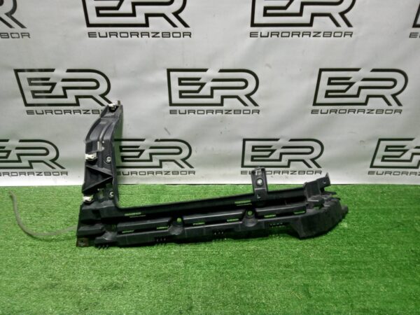 Крепление бампера заднее правое Range Rover L405