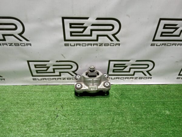 Подушка крепления двигателя правая Land Rover