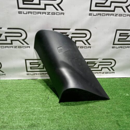 Обшивка стойки передней правая Land Rover