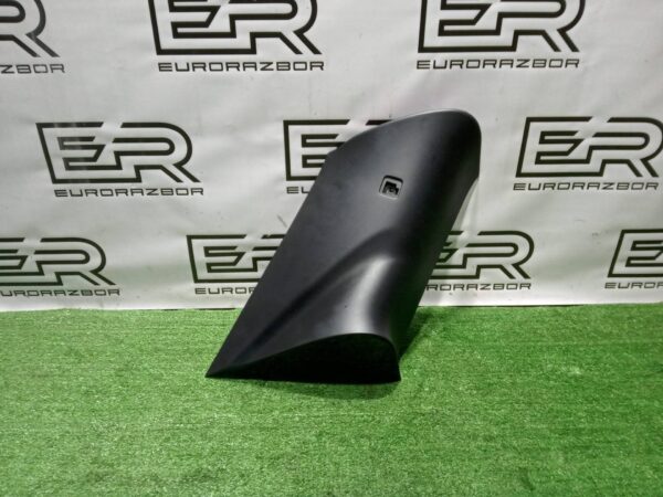 Обшивка стойки передней левая Land Rover