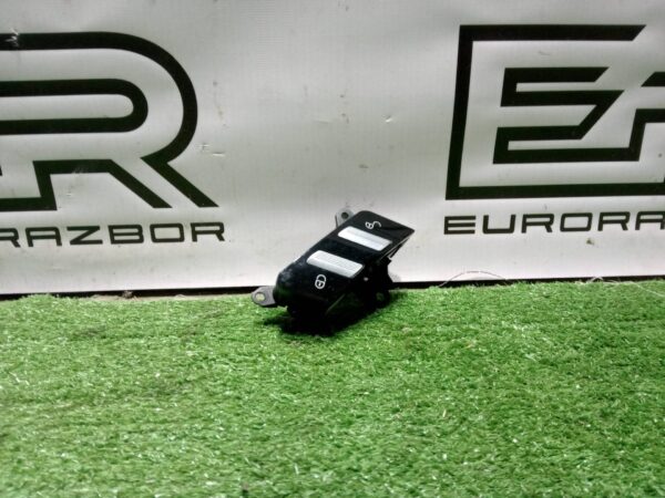 Кнопка блокировки двери правой Mercedes Benz S