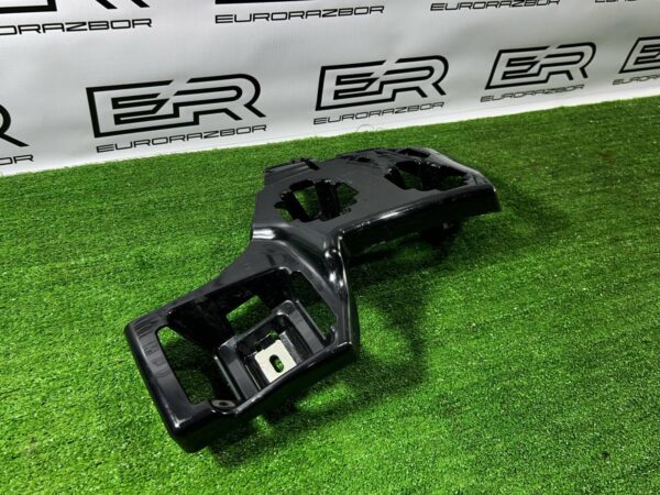 Крепление переднего бампера правое Mercedes Benz