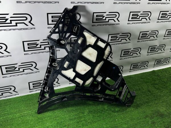 Крепление переднего бампера левое Mercedes Benz